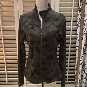 lululemon athletica Camouflage Jacket - Green